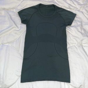 Lululemon dark green Swiftly Tech short sleeve shirt